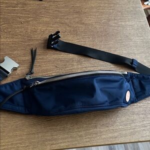 shorty love arcade sleek crossbody belt bag